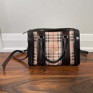 Selling Vintage Burberry alchester bowling bag